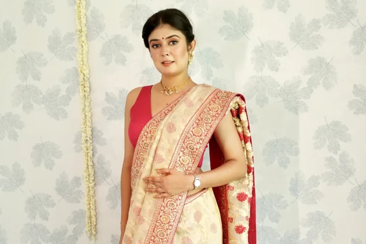 Saree Store in Varanasi: Experience the Art of Banarasi Weaving