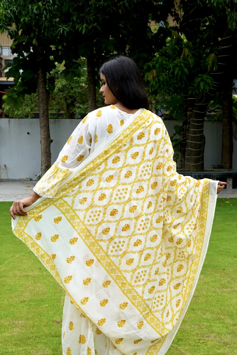 WHITE COLOR ANAARKALI PRINTED KURTI SETS