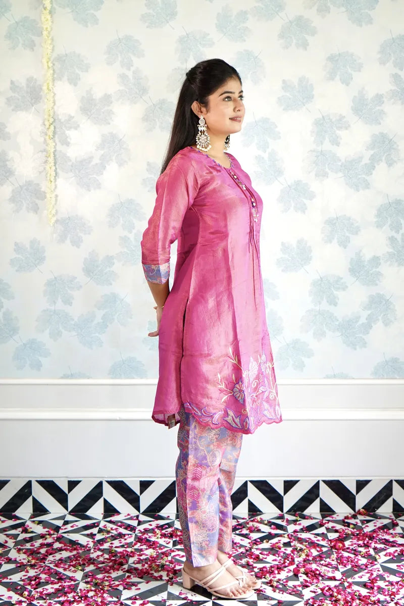 "PINK PETAL ELEGANCE: THREADWORK KURTA WITH PRINTED PANTS"