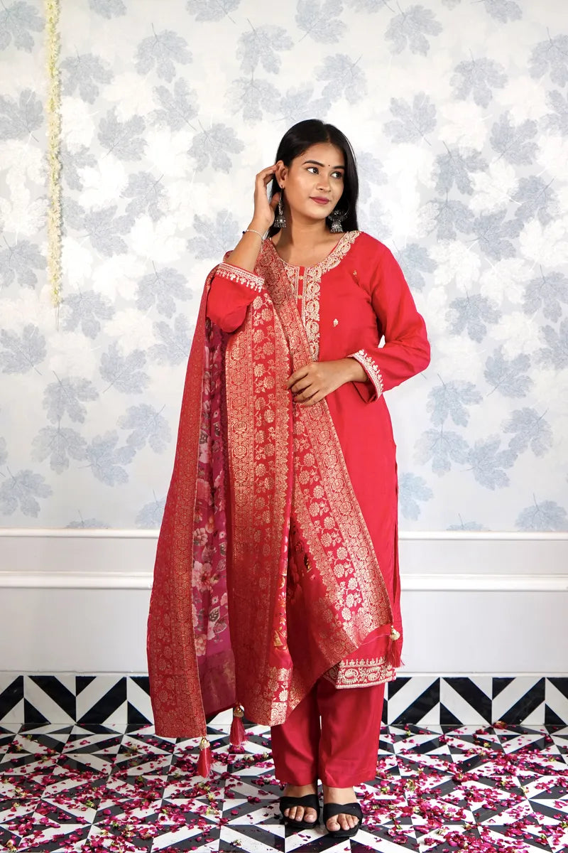 ELEGANT RED ETHNIC SET WITH GOLDEN EMBROIDERY