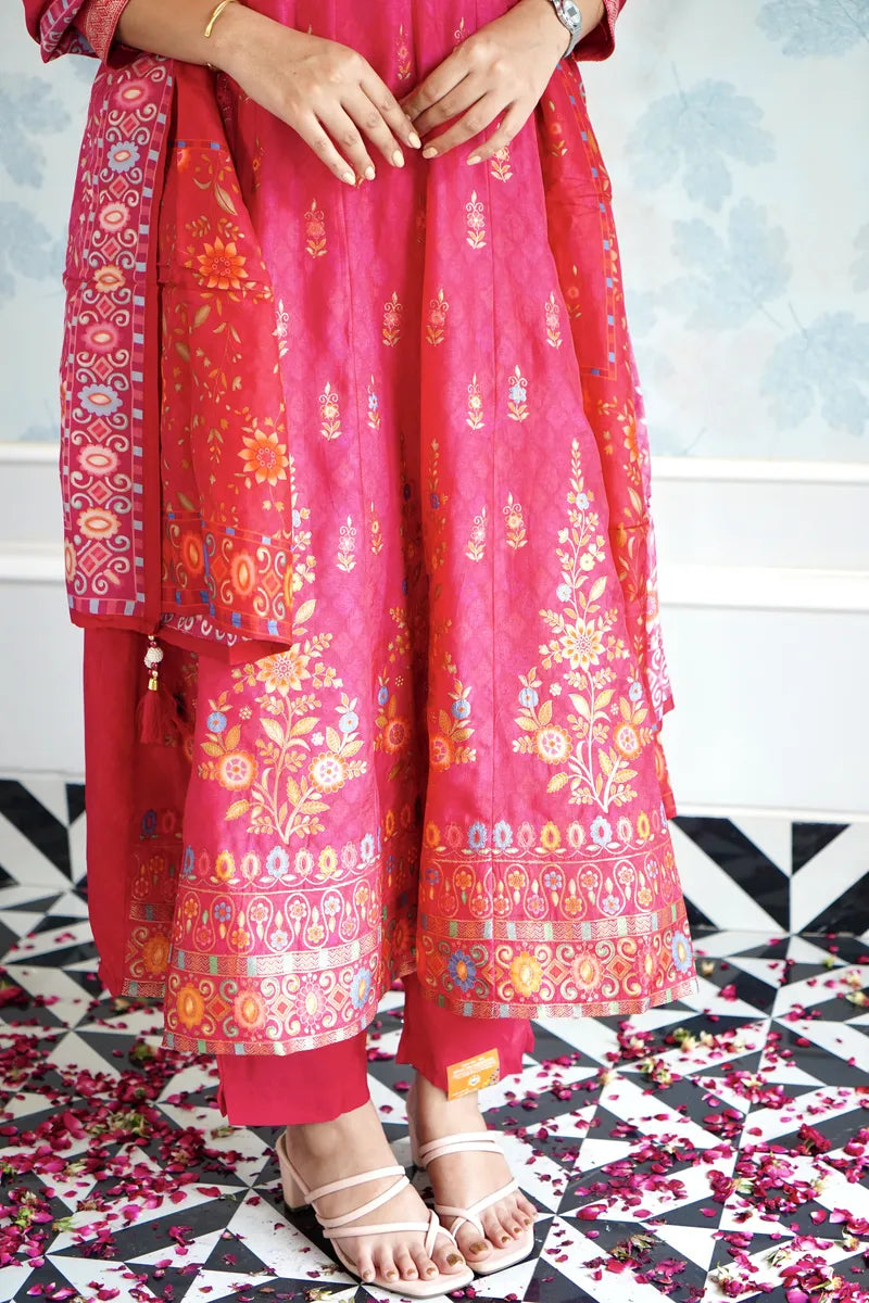 RED ROYALTY – FESTIVE BANARASI ANARKALI ENSEMBLE