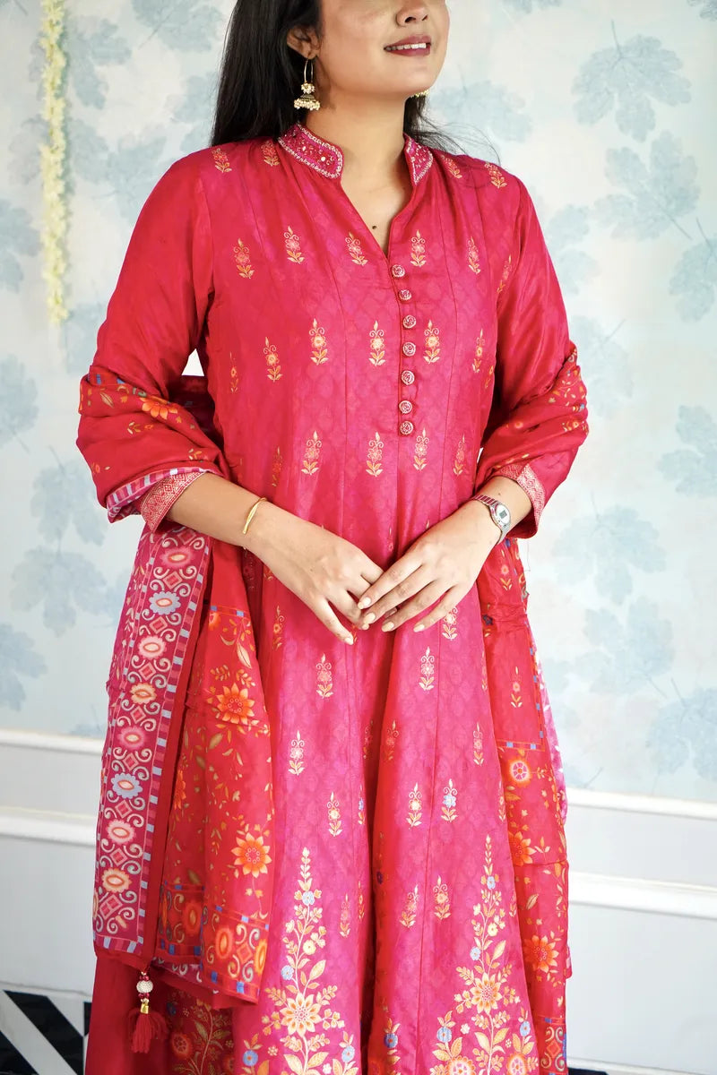 RED ROYALTY – FESTIVE BANARASI ANARKALI ENSEMBLE