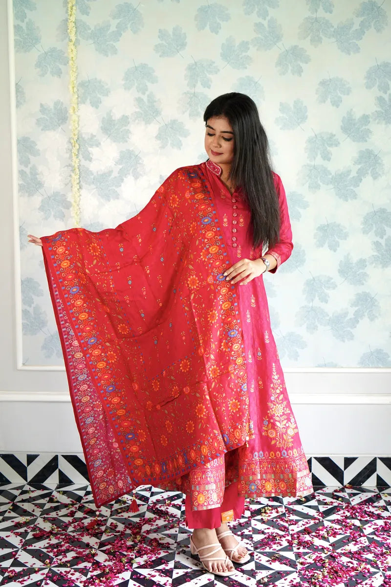 RED ROYALTY – FESTIVE BANARASI ANARKALI ENSEMBLE