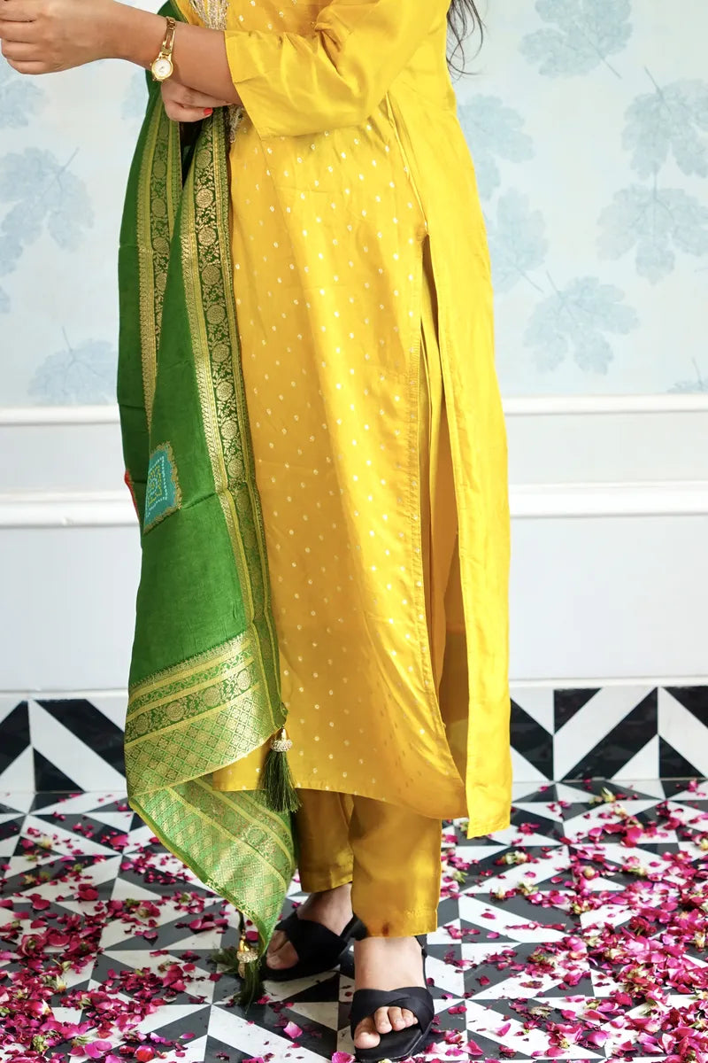 RANG-E-BANARAS – YELLOW KURTA WITH GREEN BANARASI TOUCH