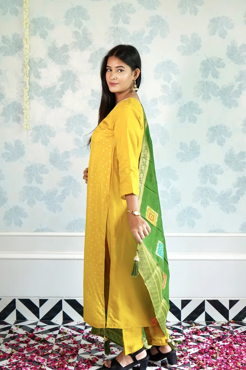 RANG-E-BANARAS – YELLOW KURTA WITH GREEN BANARASI TOUCH
