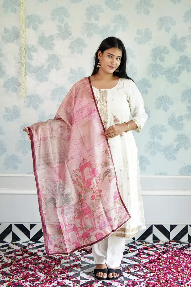 IVORY BLOOM WITH PINK ROYAL CHARM