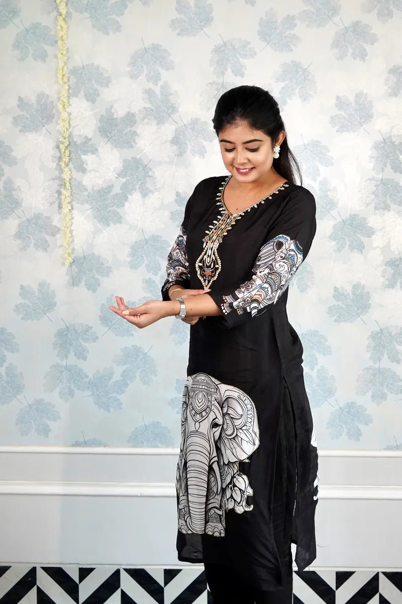 ROYAL GRACE – BLACK ENSEMBLE WITH MAJESTIC ELEPHANT ART DUPATTA