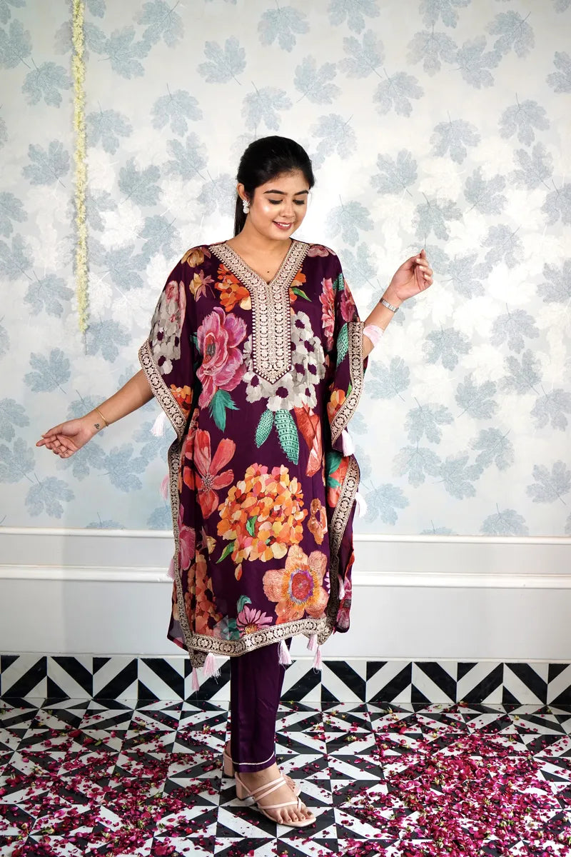 PLUM GARDEN – VIBRANT KAFTAAN WITH TASSEL DETAILING
