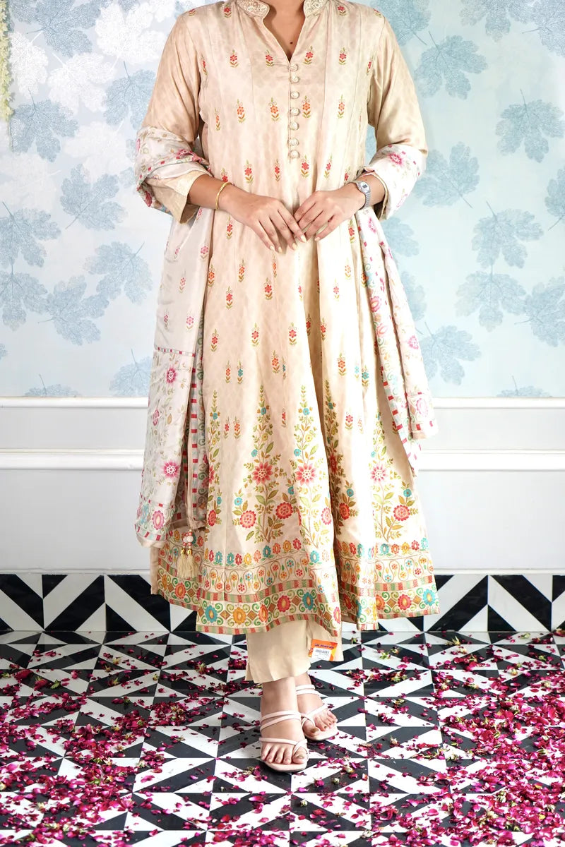 GOLDEN GLOW – BANARASI SILK ANARKALI WITH GARDEN-INSPIRED MOTIFS