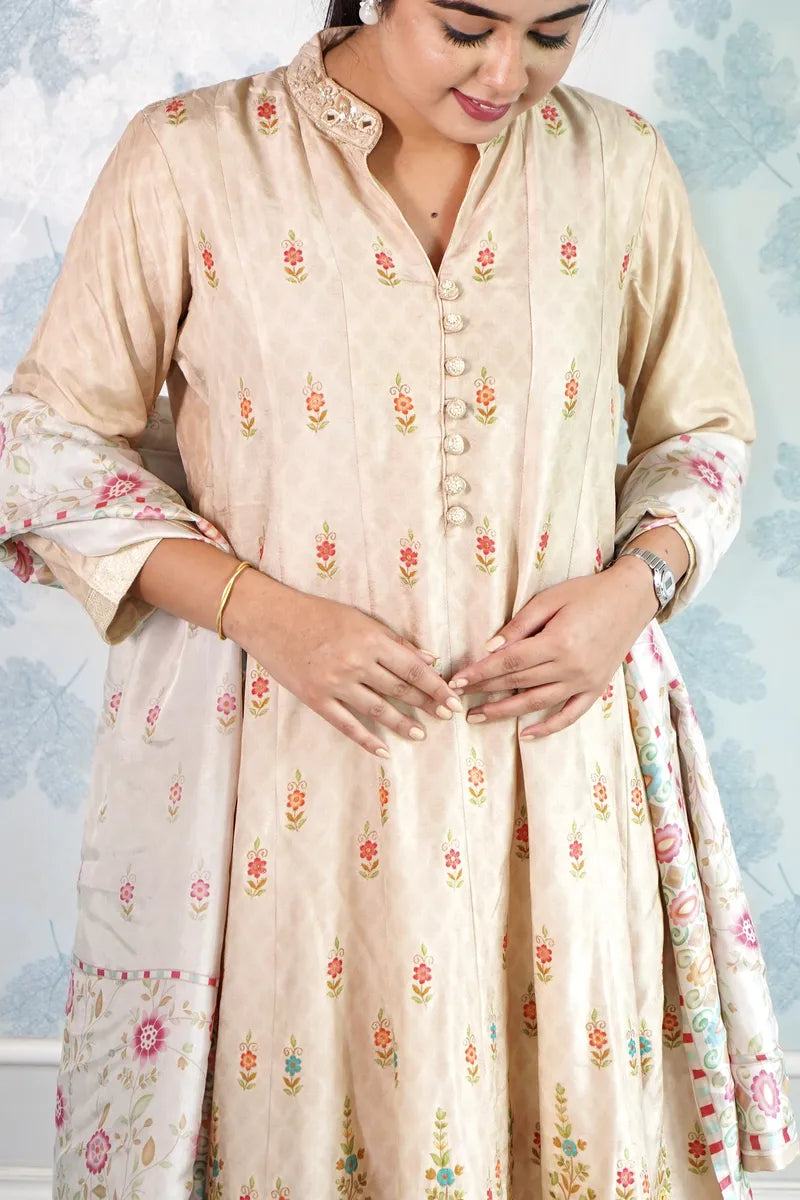 GOLDEN GLOW – BANARASI SILK ANARKALI WITH GARDEN-INSPIRED MOTIFS
