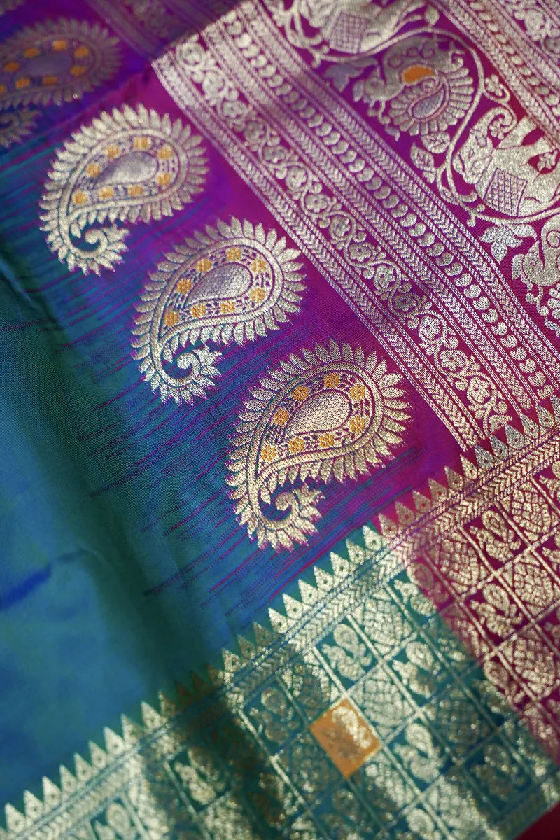 Saree Store in Varanasi That Embodies Banarasi Grandeur – Lakmi Saree Ghar