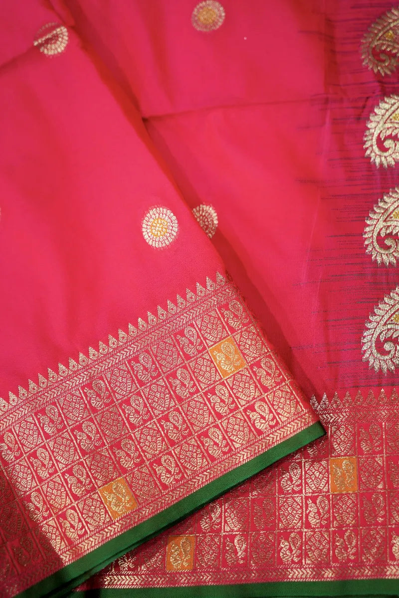 Saree Store in Varanasi with a Legacy of Banarasi Craft – Lakmi Saree Ghar