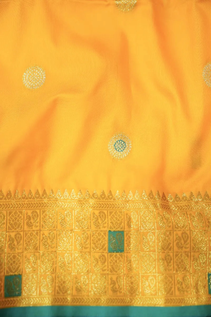 Saree Store in Varanasi with Royal Zari Banarasi Sarees – Lakmi Saree Ghar