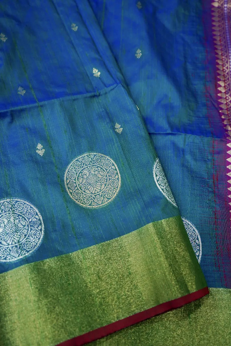 Saree Store in Varanasi with Vintage Banarasi Collections – Lakmi Saree Ghar