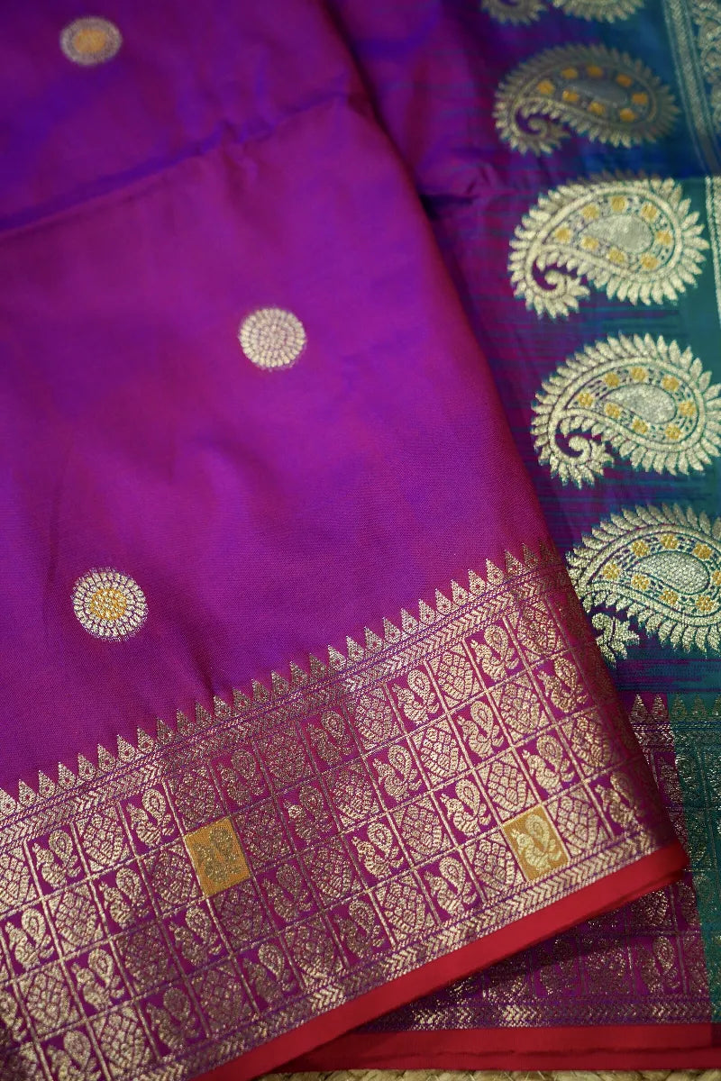 Lakmi Saree Ghar – Where Varanasi Shops for Authentic Banarasi Sarees