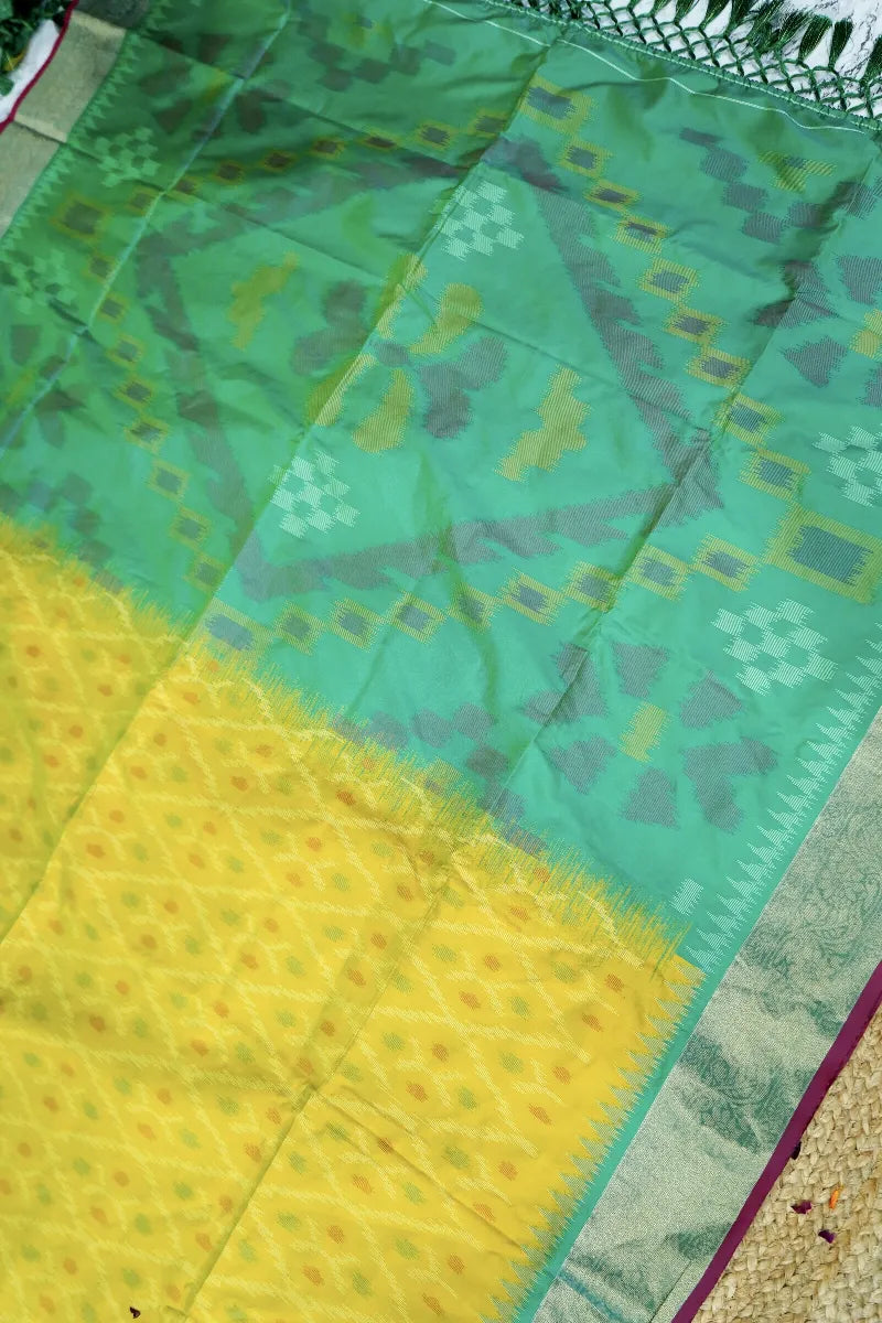 Lakmi Saree Ghar – Handloom Saree Store in Varanasi for Craft Lovers