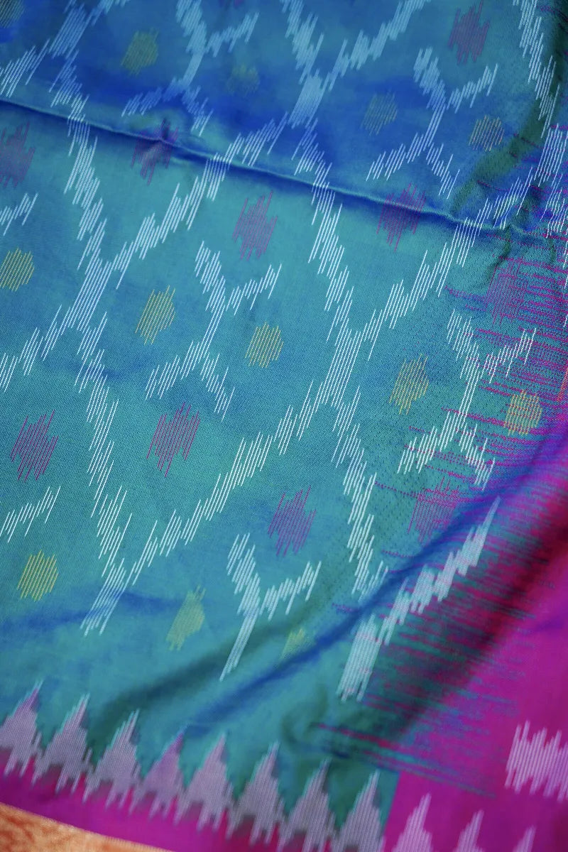 Saree Store in Varanasi That Delivers Elegance – Lakmi Saree Ghar