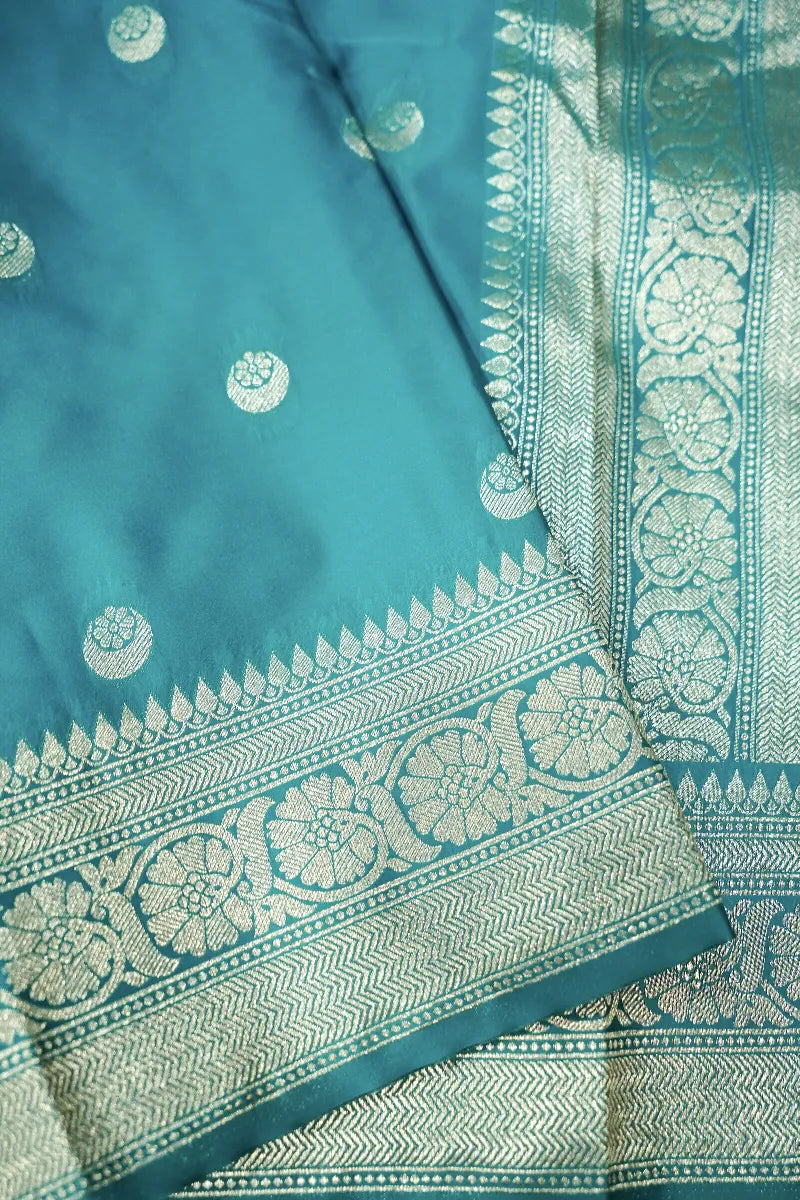 Saree Store in Varanasi for Zari Handloom Craft – Lakmi Saree Ghar