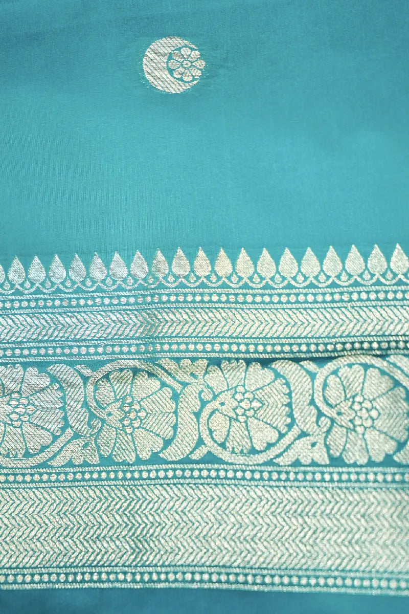 Handwoven Saree Store in Varanasi – Lakmi Saree Ghar Experience