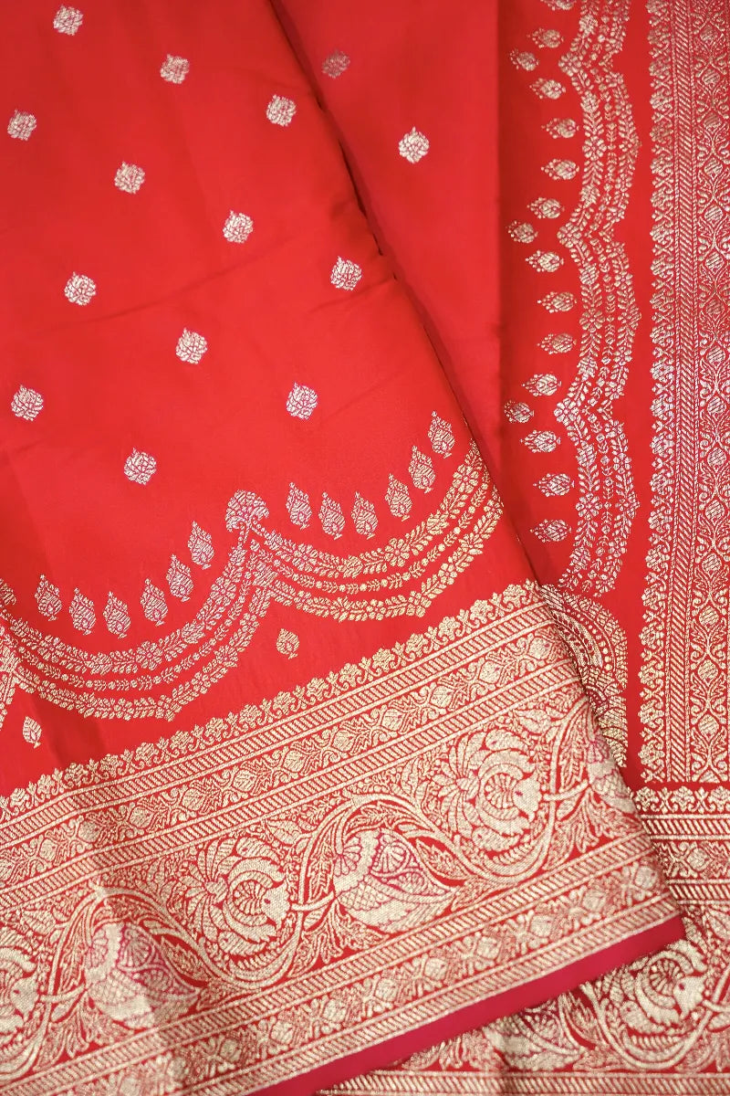 Lakmi Saree Ghar – Timeless Saree Store in Varanasi for Silk Lovers