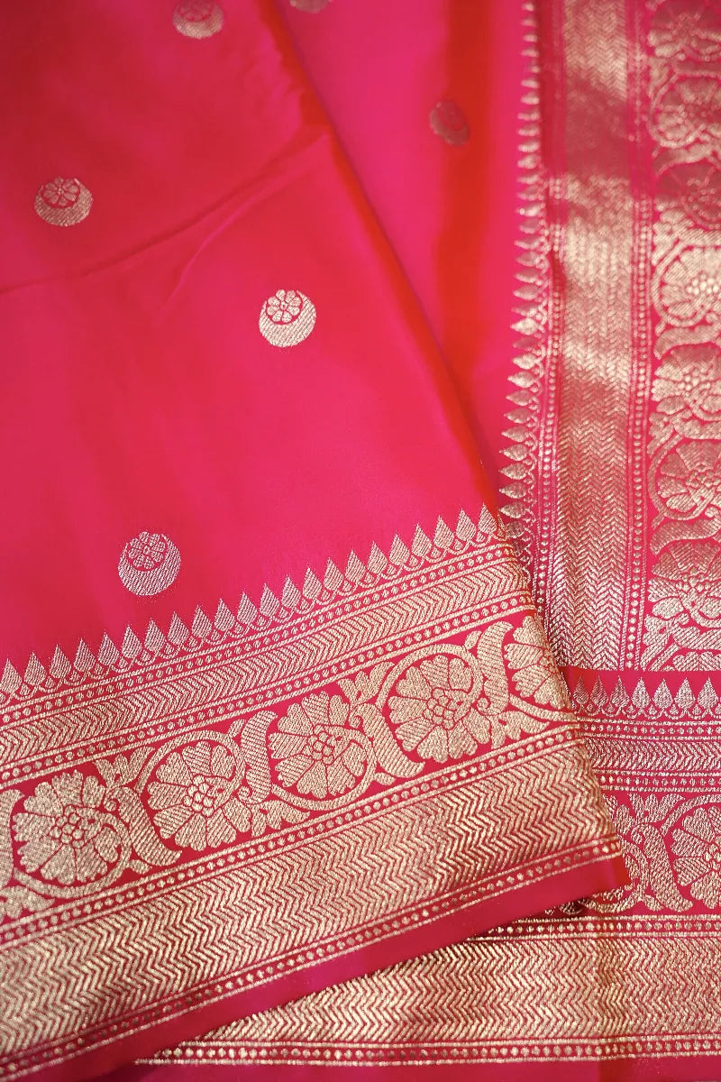 Lakmi Saree Ghar – Authentic Saree Buying Experience in Varanasi