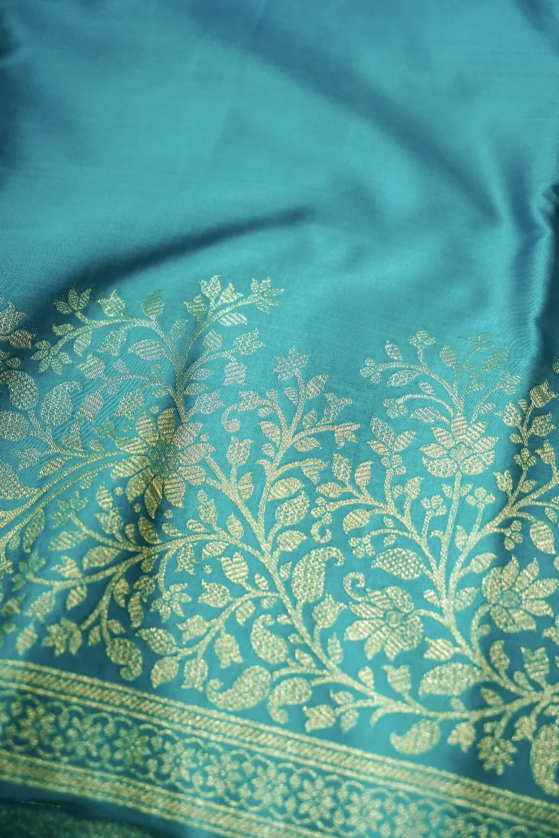 Lakmi Saree Ghar – Where Tradition Meets Style in Varanasi