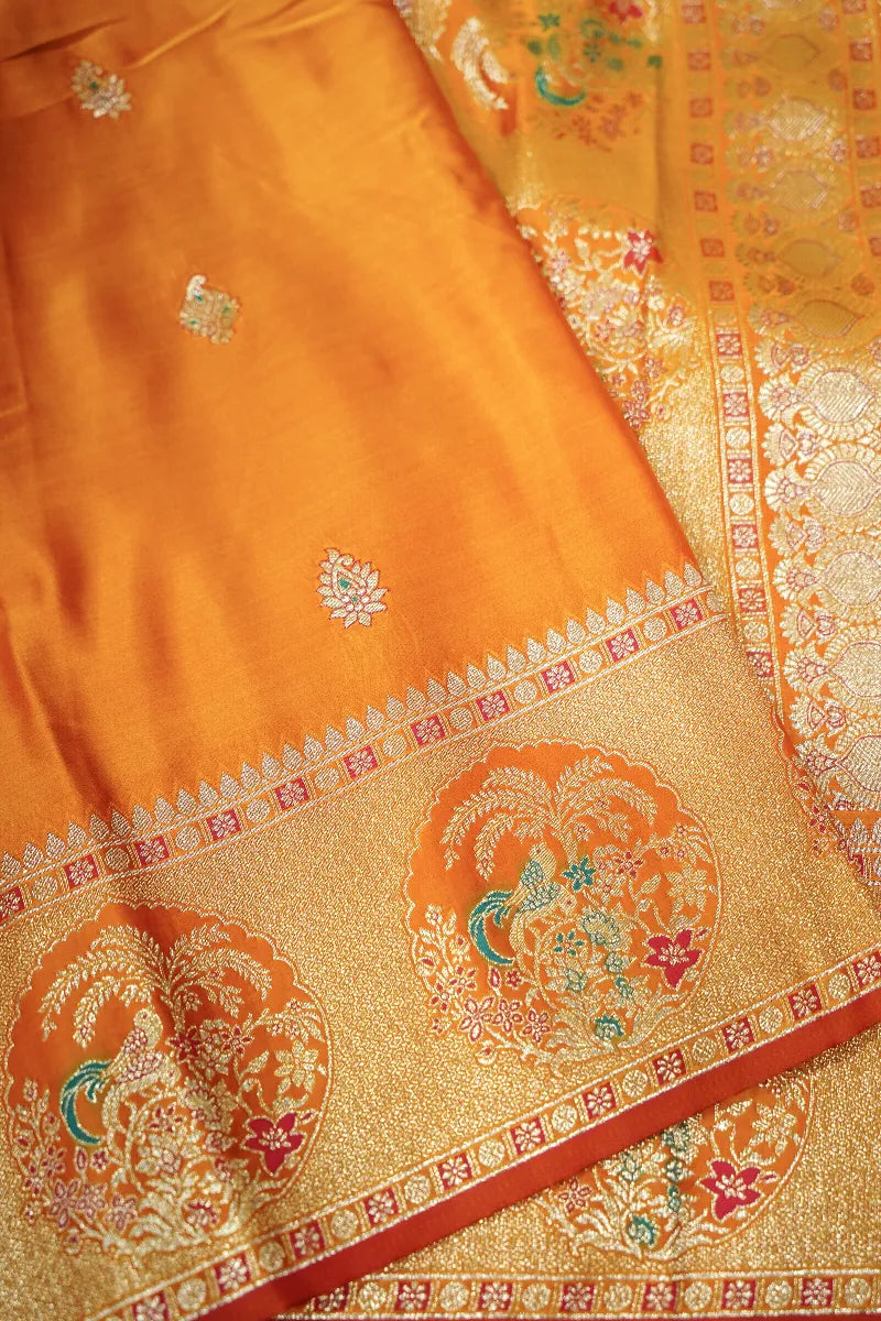 Saree Store in Varanasi for Handpicked Banarasi Drapes – Lakmi Saree Ghar