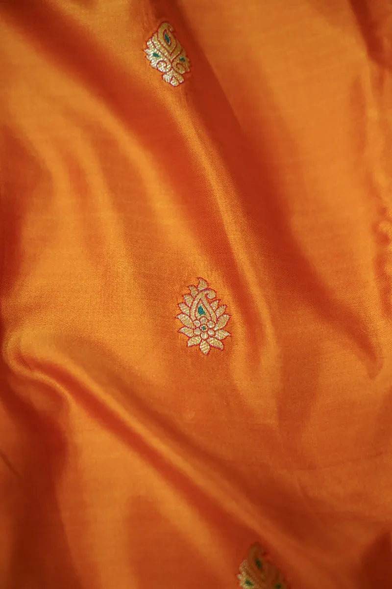Lakmi Saree Ghar – Saree Store in Varanasi Featuring Royal Banarasi Artistry