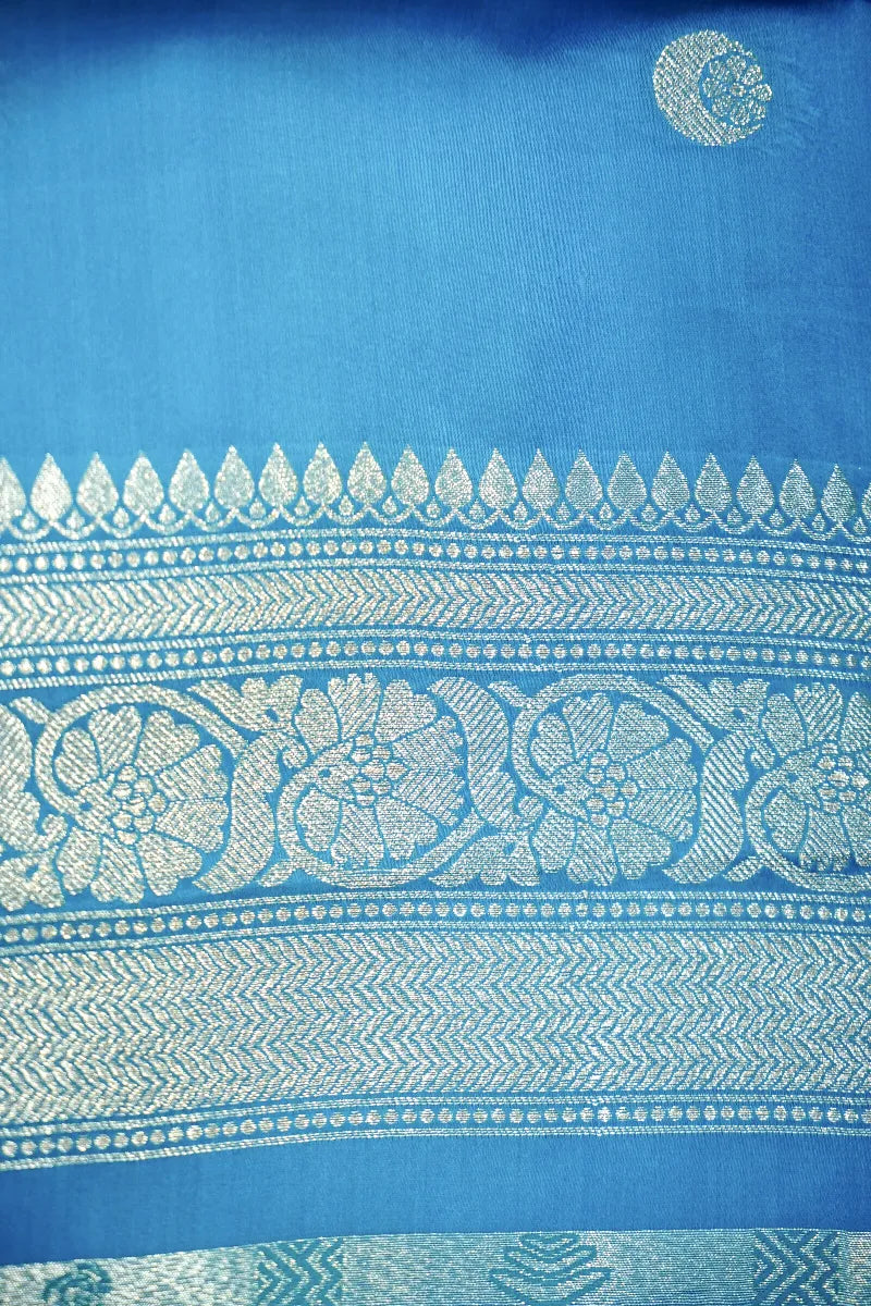 Lakmi Saree Ghar – The Cultural Saree Store in Varanasi