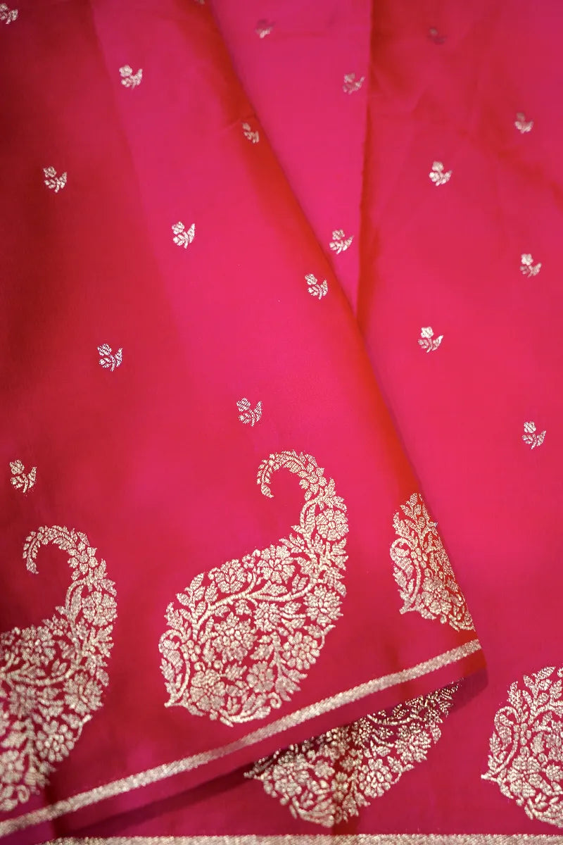 Lakmi Saree Ghar – Symbol of Banarasi Tradition in Varanasi