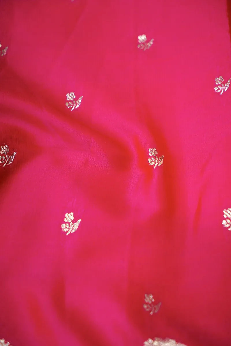 Handloom Lovers’ Saree Store in Varanasi – Lakmi Saree Ghar