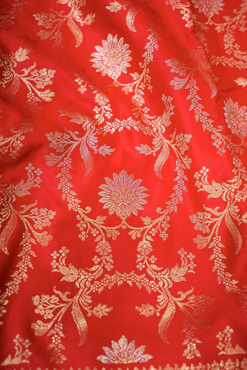 Top Saree Store in Varanasi – Experience Lakmi Saree Ghar’s Craftsmanship