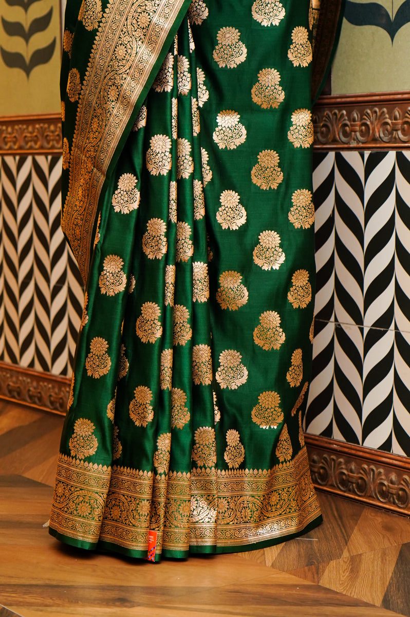 Bottle green Silk Saree with Golden JariProduct Information
Product code
0011030645 (SELF-V-709)
Fabric
Banarasi silk
Saree Colour
Bottle green
Blouse
Bottle green
Care instructionBottle green Silk SareeSaree