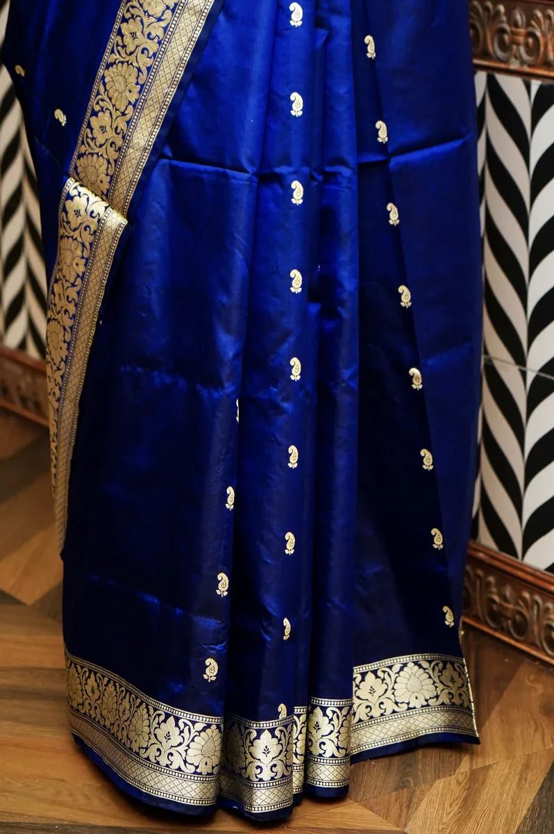 Laxmi_Sarees_Varanasi_0011021485