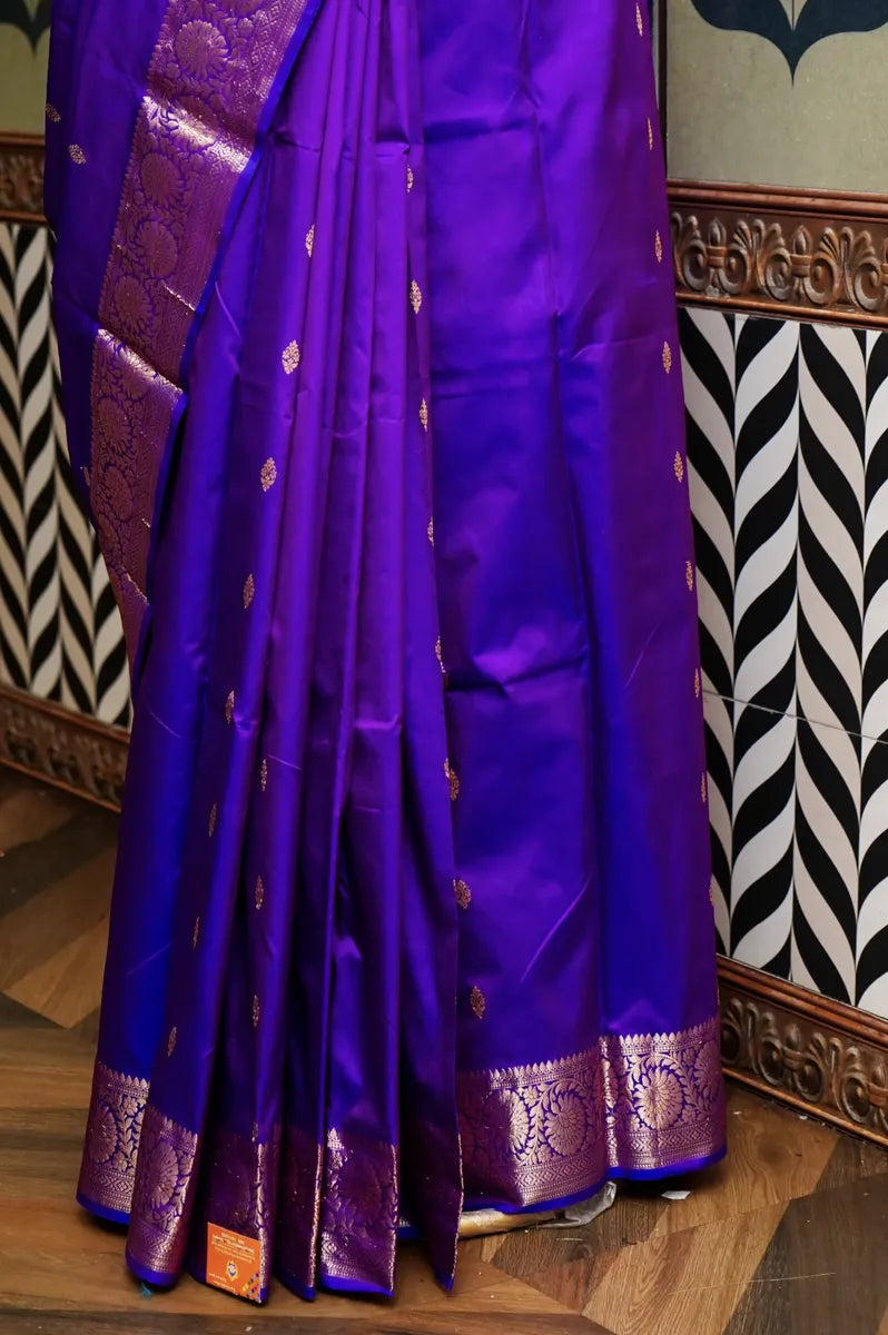Laxmi_Sarees_Varanasi_0011021494