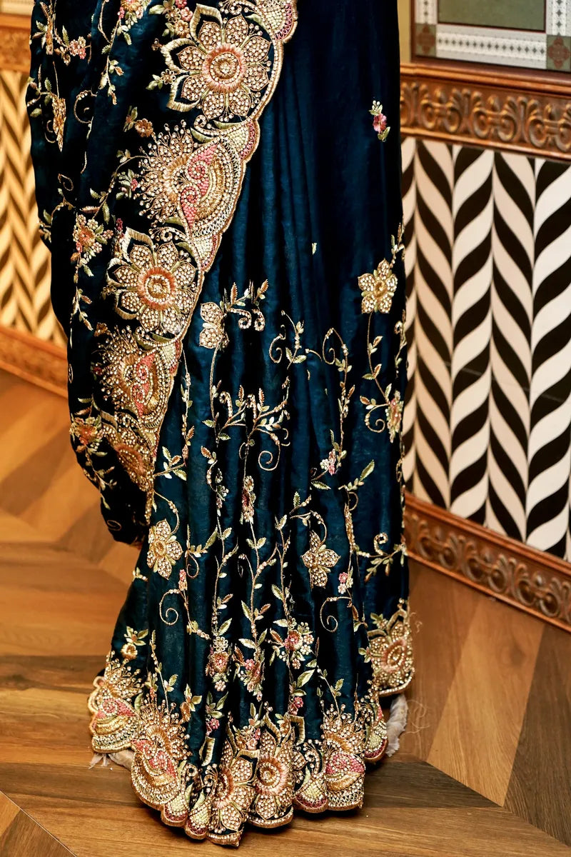 Laxmi_Sarees_Varanasi_0011034056
