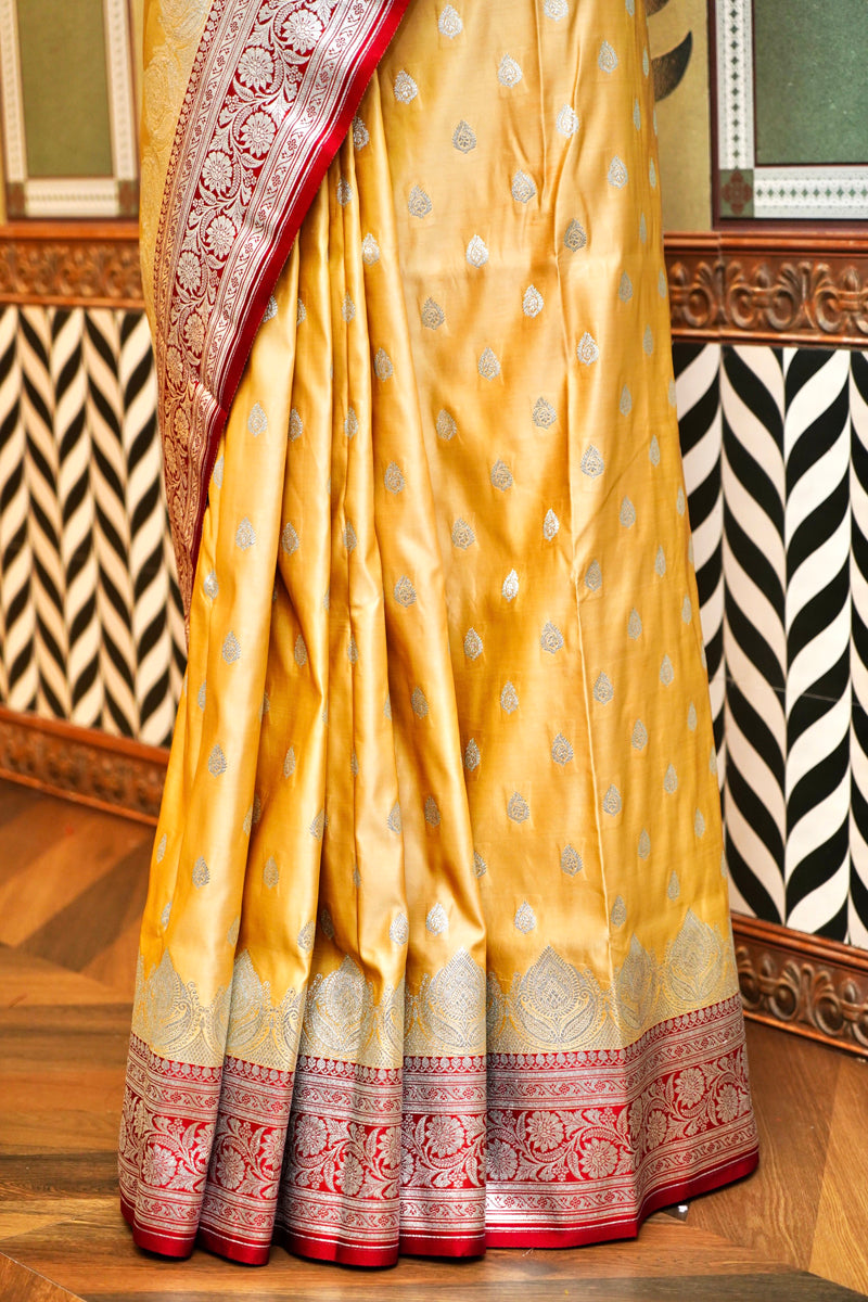 Laxmi_Sarees_Varanasi_0011049723