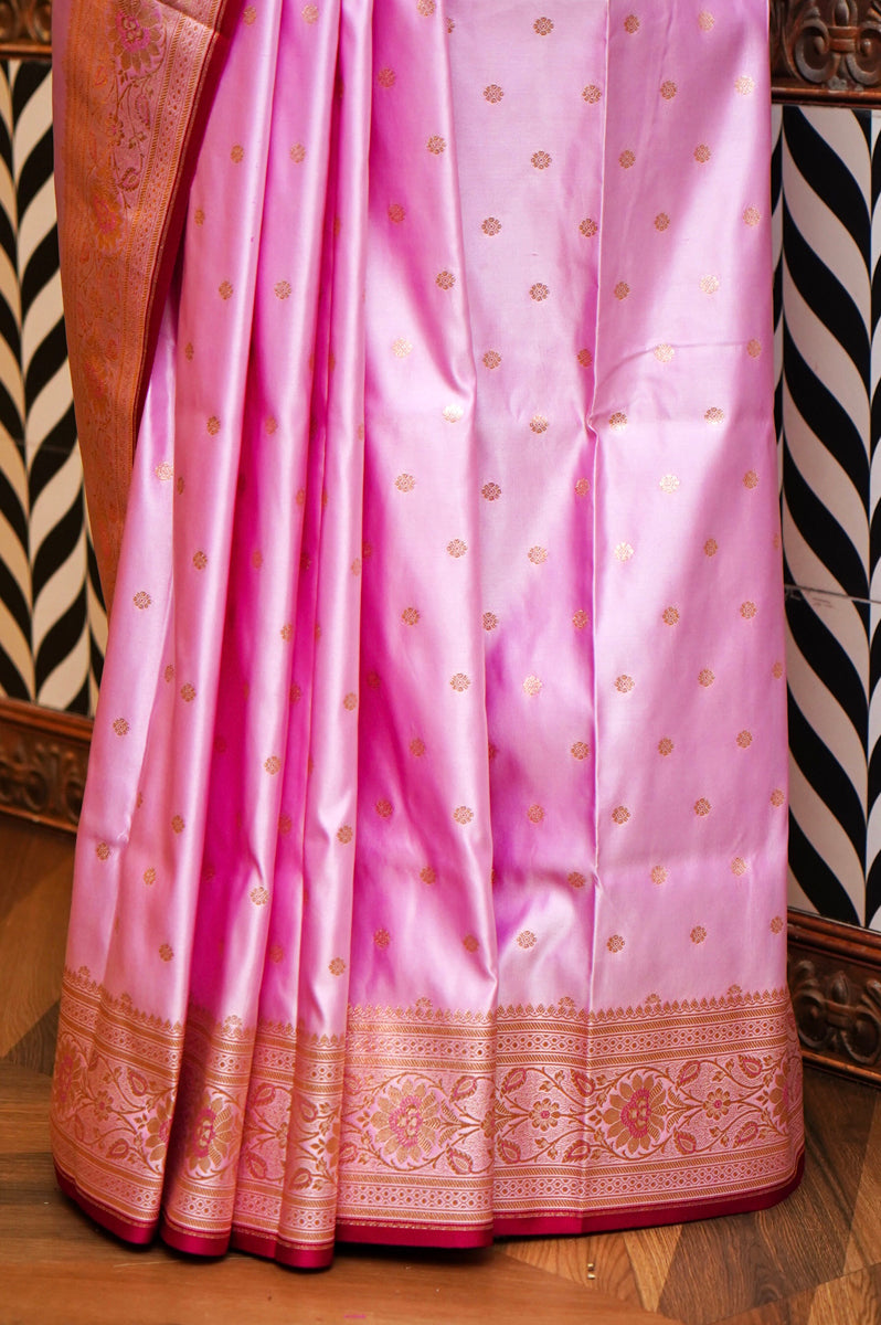 PASTEL PINK WITH GOLDEN ZARI Product Information
Product code
0011049761(101-V-40)
Fabric
Banarasi silk
Saree Colour
Pastel Pink
Blouse
Pastel Pink
Care instructions
DryPastel Pink with Golden ZariSaree