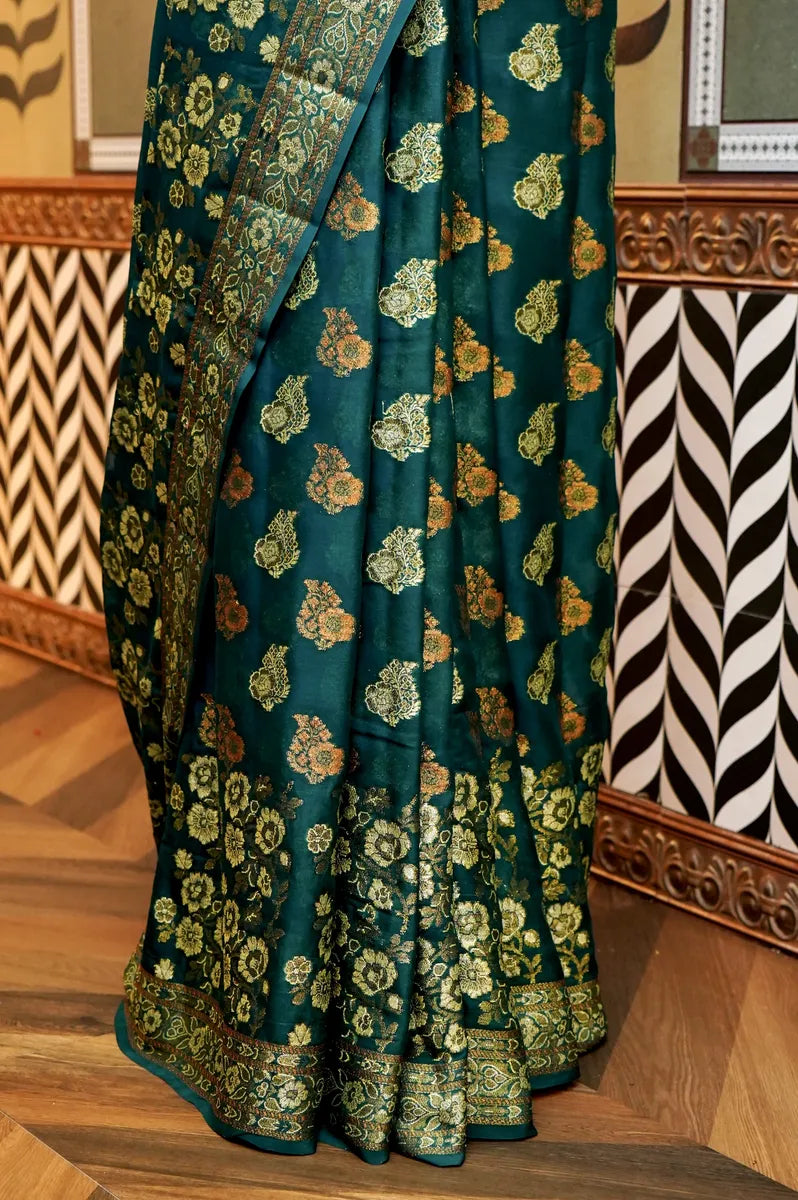 Laxmi_Sarees_Varanasi_0011060434