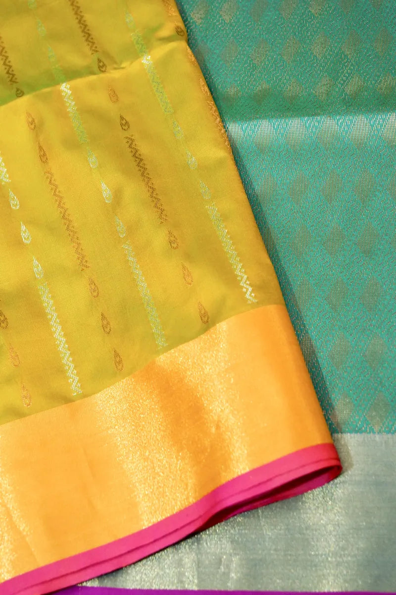 Laxmi_Sarees_Varanasi_0011117769