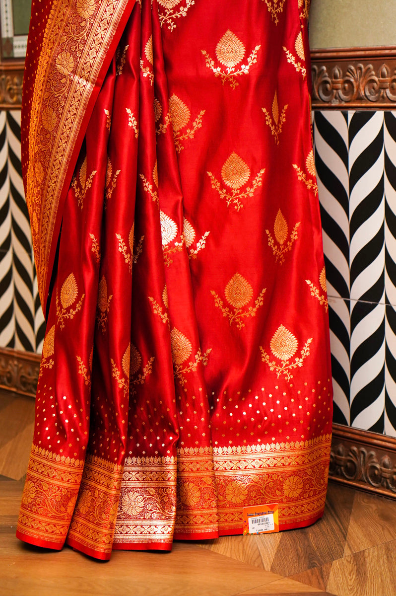 Red Silk Saree with Golden JariProduct Information
Product code
001832907(101-V-40)
Fabric
Banarasi silk
Saree Colour
Red
Blouse
Red
Care instructions
Dry Wash
About Red Silk SareeSaree