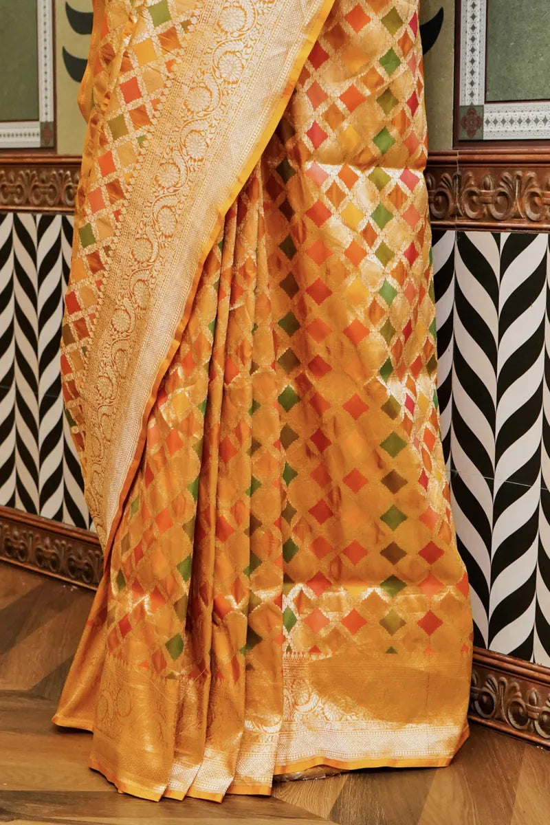 Laxmi_Sarees_Varanasi_001935811