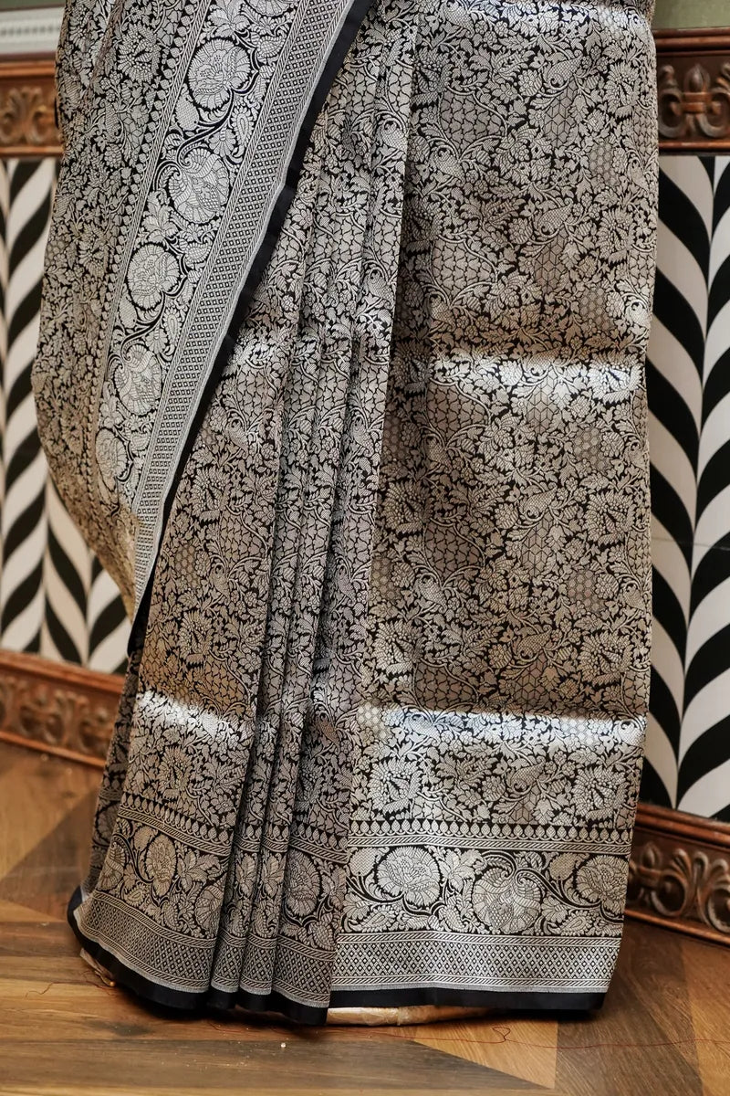 Laxmi_Sarees_Varanasi_001939252