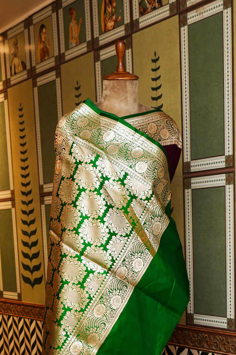 Maroon Silk Plain SareeProduct Information
Product code
0011034937 (101-v-40)
Fabric
Banarasi silk
Saree Colour
Maroon & Green
Blouse
Green
Care instructions
Maroon Silk Plain SareeSaree