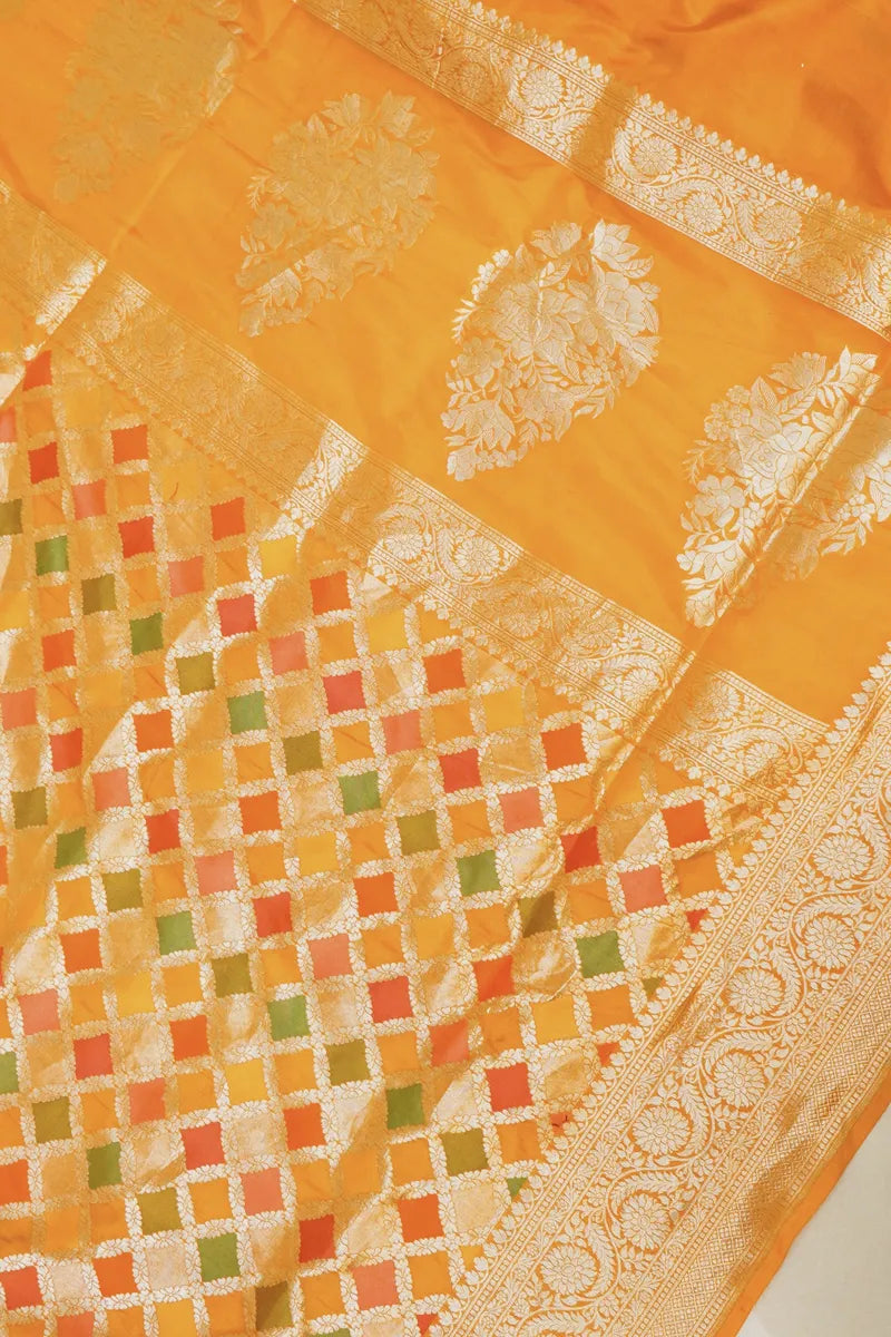 Laxmi_Sarees_Varanasi_001935811