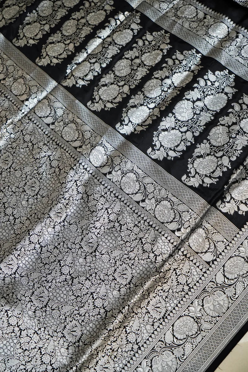 Laxmi_Sarees_Varanasi_001939252