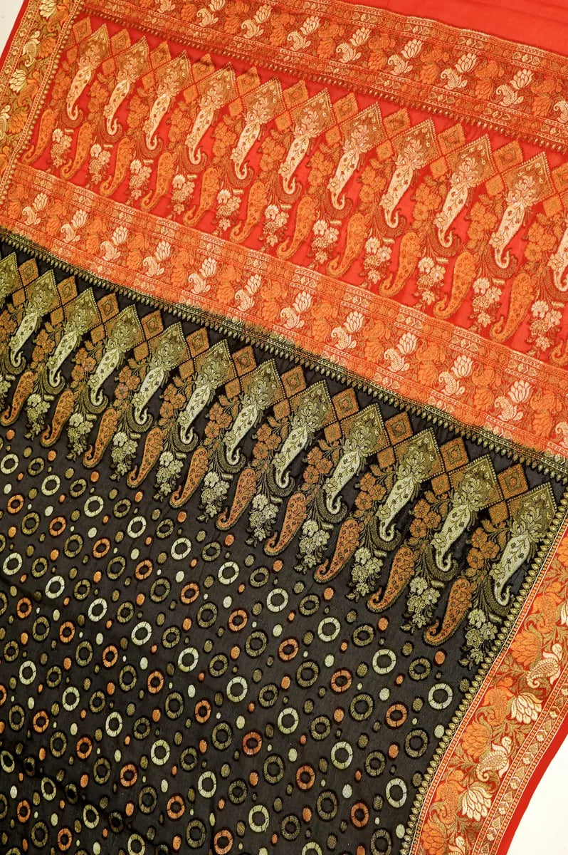 Laxmi_Sarees_Varanasi_001942059