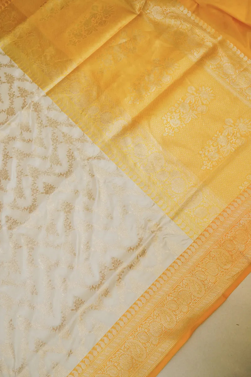 Laxmi_Sarees_Varanasi_001995971