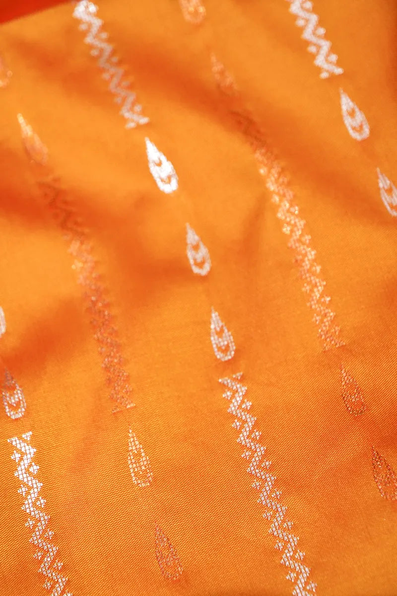 Laxmi_Sarees_Varanasi_0011117767