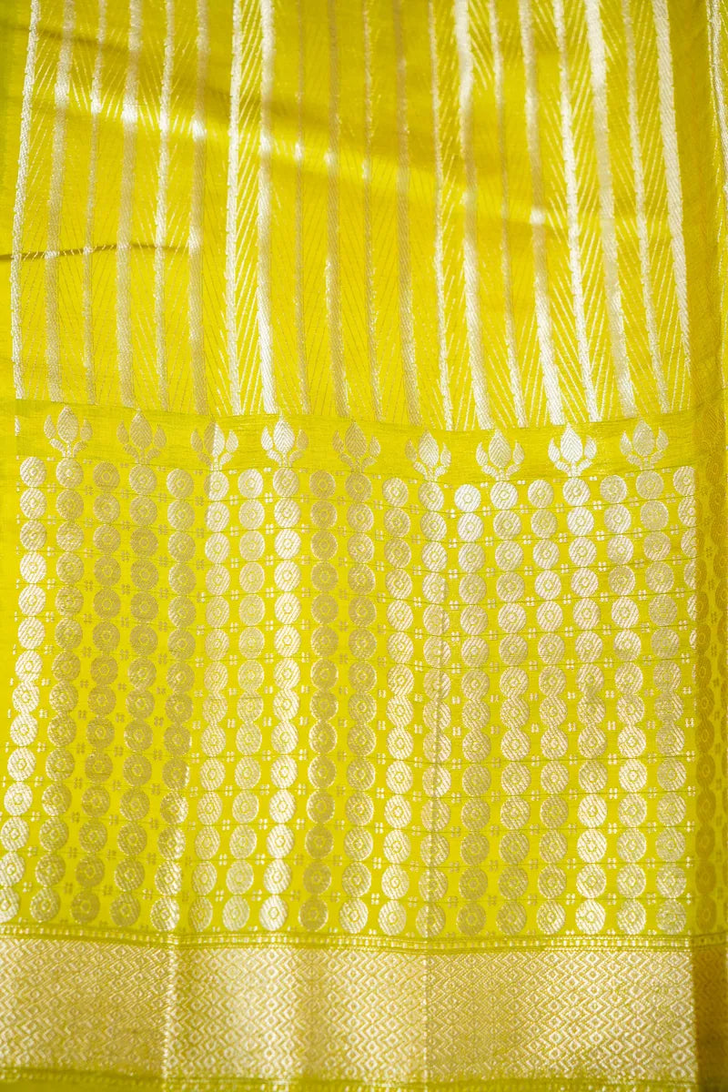 Laxmi_Sarees_Varanasi_0011163571